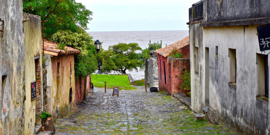 barrio historico colonia uruguay