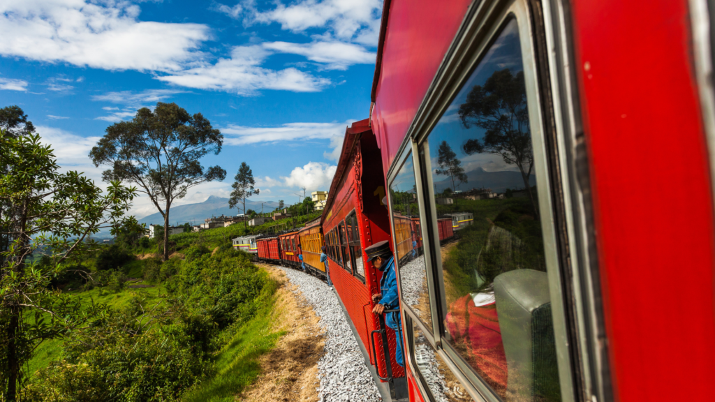 Devils Nose Train from the side Ecuador