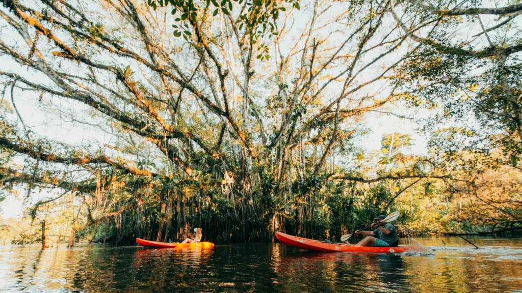 kayaking at Kawapi ecolodge Ecuador Amazon